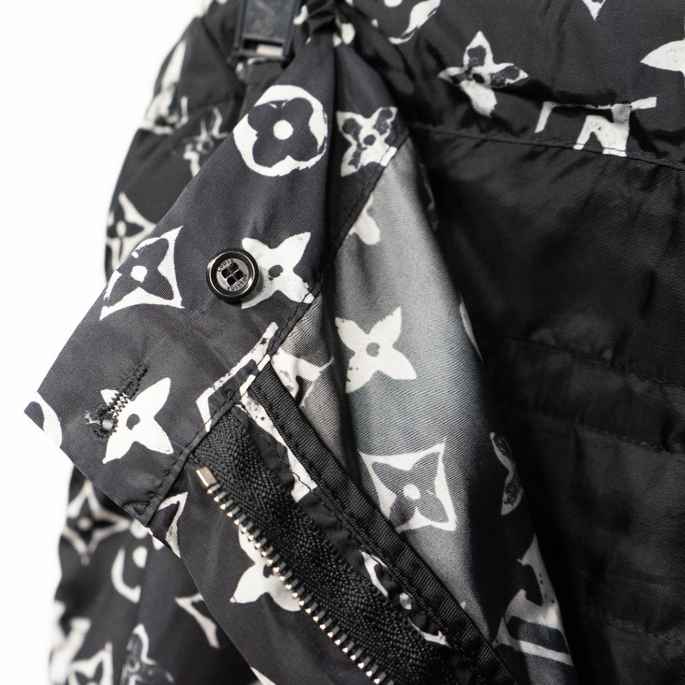 Louis Vuitton Stencil-Effect Monogram Joggers | Size US8, FR38 - Picture 9 of 16